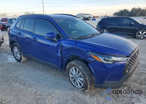 2023 Toyota Corolla Cross Le z USA, uszkodzony, nr VIN 7MUCAAAG2PV068762